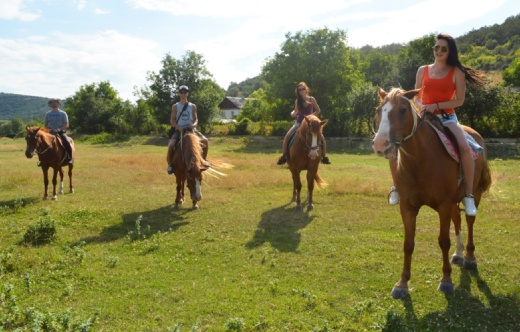 конные прогулки в балаклаве севастополе