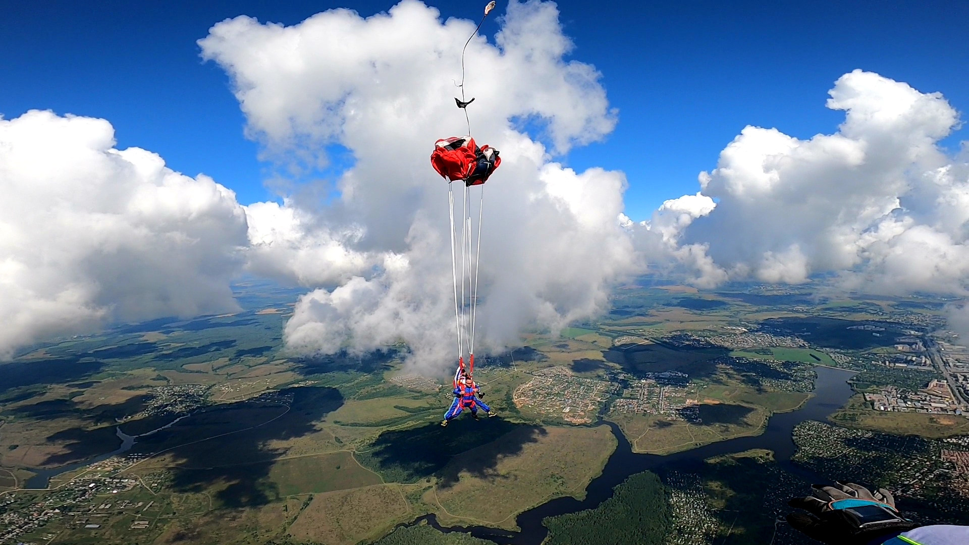 Прыжок с парашютом в Москве с инструктором и одиночный прыжок. Цена 2022