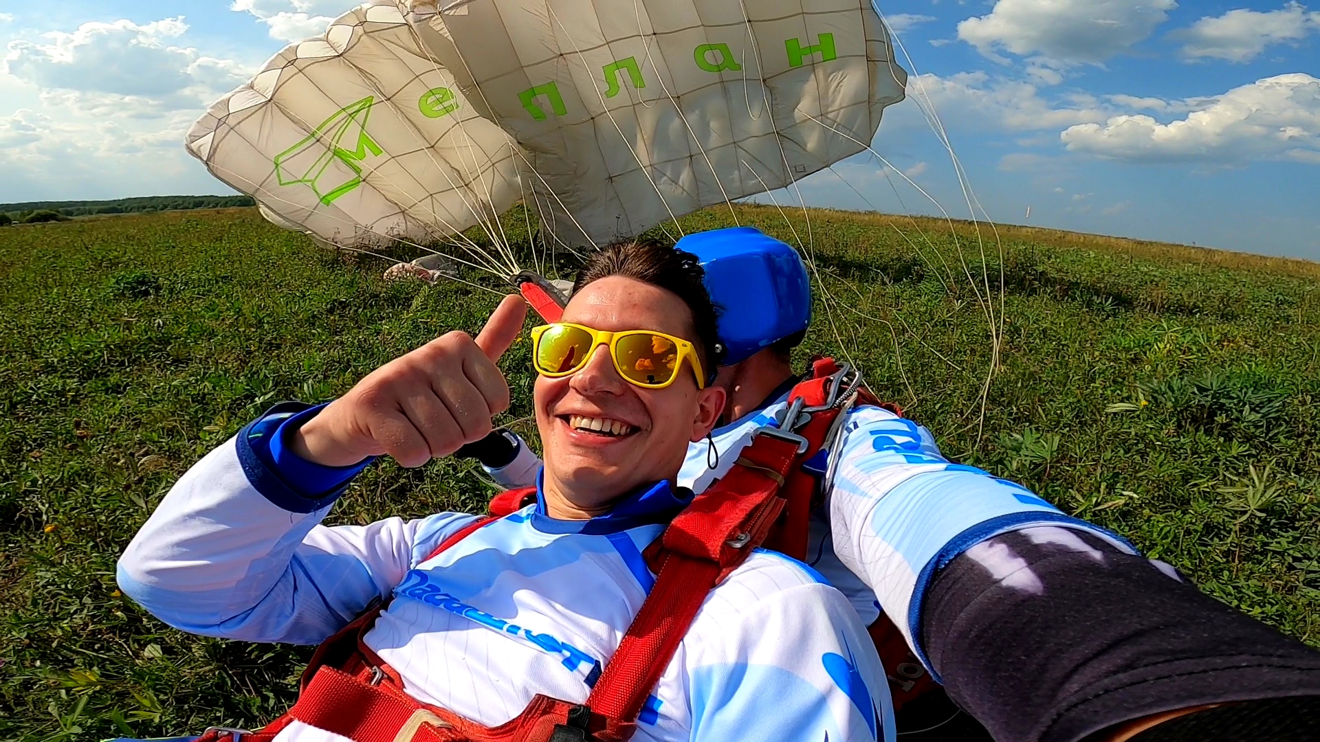 Прыжок с парашютом в Москве с инструктором и одиночный прыжок. Цена 2022