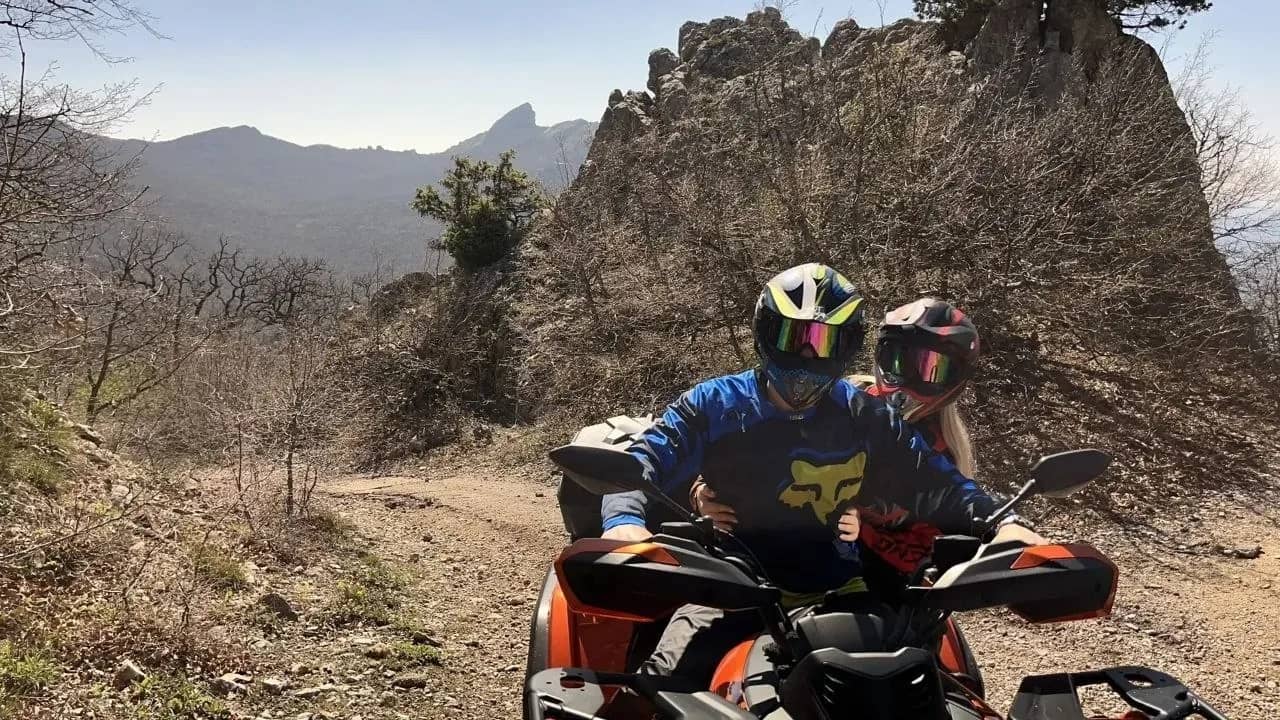 квадроцикл CFMOTO на маршруте в Байдарской долине